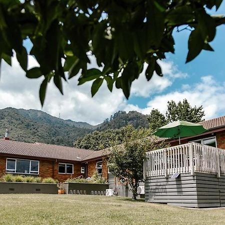 The Nunnery Hotel Te Aroha Exterior foto