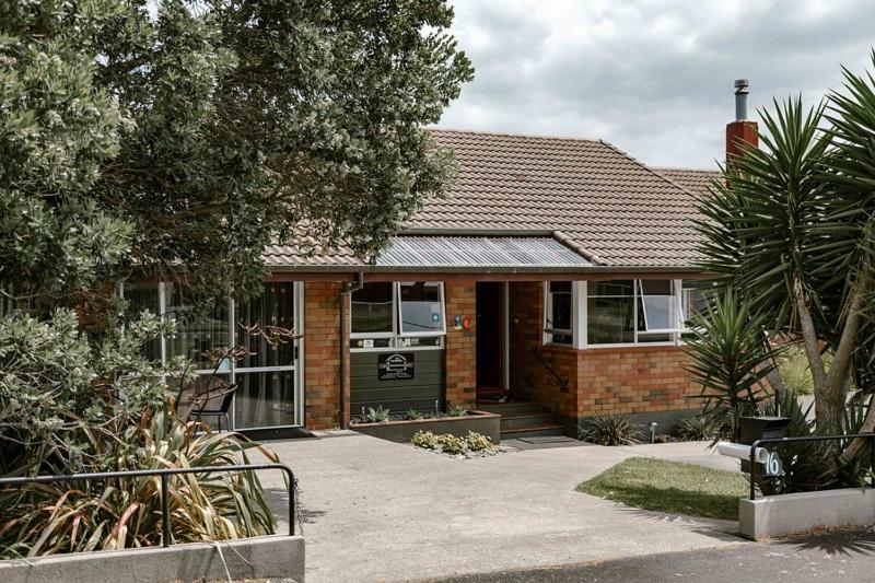 The Nunnery Hotel Te Aroha Exterior foto