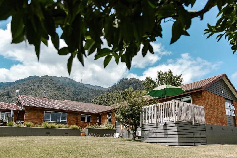 The Nunnery Hotel Te Aroha Exterior foto