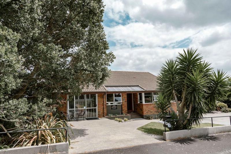 The Nunnery Hotel Te Aroha Exterior foto